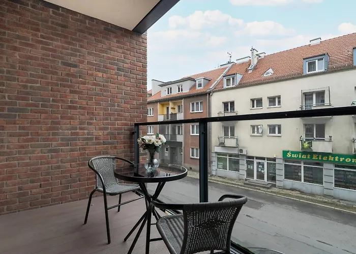 Apartment With Balcony And Free Parking In By Renters