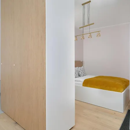 With Balcony And Free Parking In By Renters