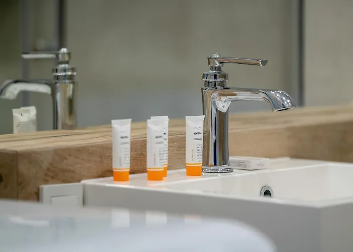 With Balcony And Free Parking In By Renters Apartamento