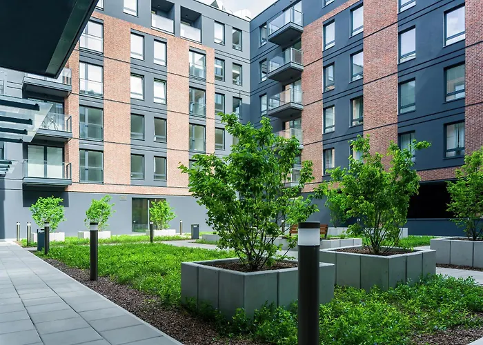 With Balcony And Free Parking In By Renters